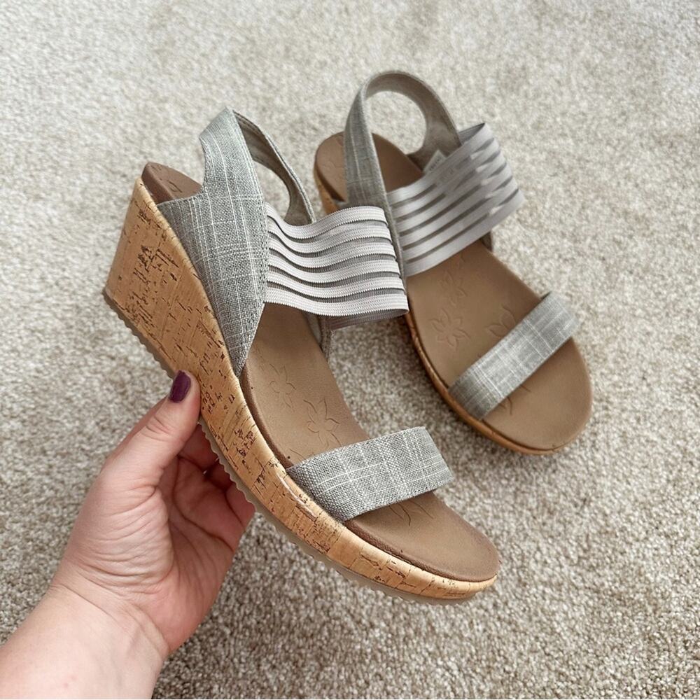 Skechers Women's Beverlee Smitten Kitten Wedge Sandal Size 9